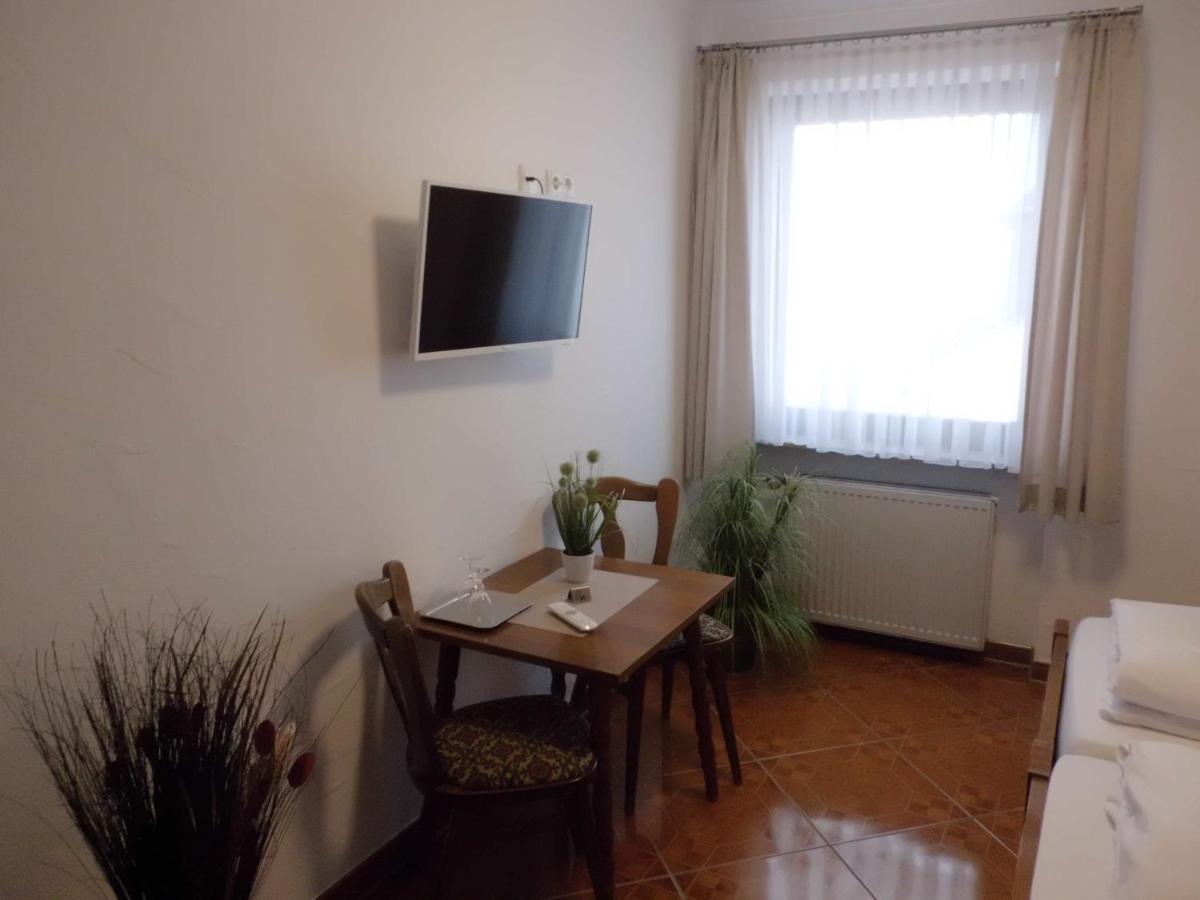Hotel Restaurant Zur Pfanne Urbar  المظهر الخارجي الصورة